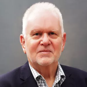 Andrew Peters